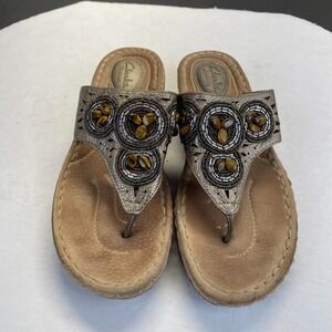Clarks Artisan Thong‎ Sandals Women's Size 7.5M Beaded 32235,Casual,Comfort